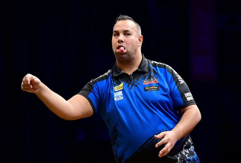 Jermaine Wattimena kan niet verrassen op WK darts en verliest van Martin Schindler