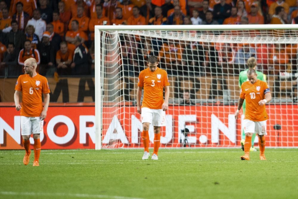 EK verder weg dan ooit na dramatische avond Oranje