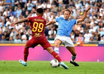 Samenvatting: Kluivert speelt met AS Roma gelijk in Romeinse derby (video)