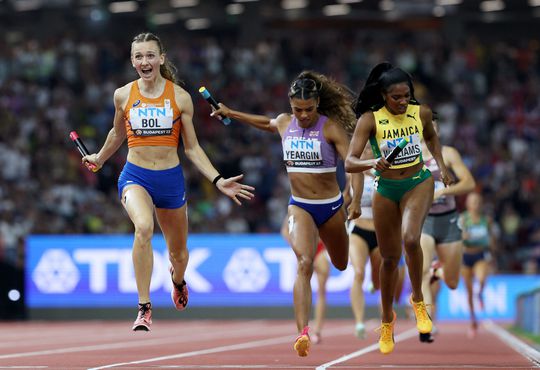 Buitenlandse media smullen van waanzinnige eindsprint Femke Bol: 'Pure waanzin!'