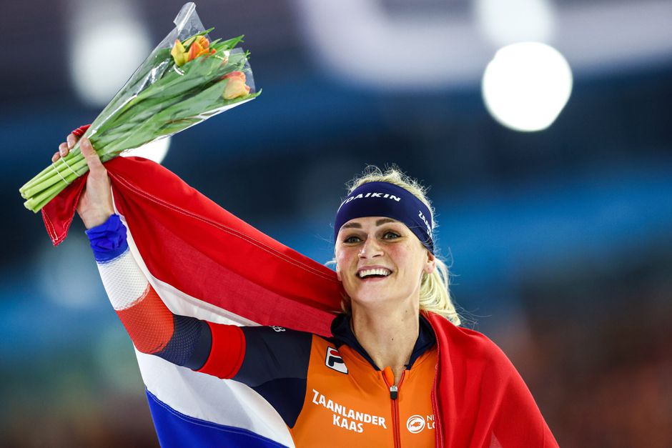Wow! Schaatsster Schouten sprint Van Vleuten eruit in wielrenwedstrijd