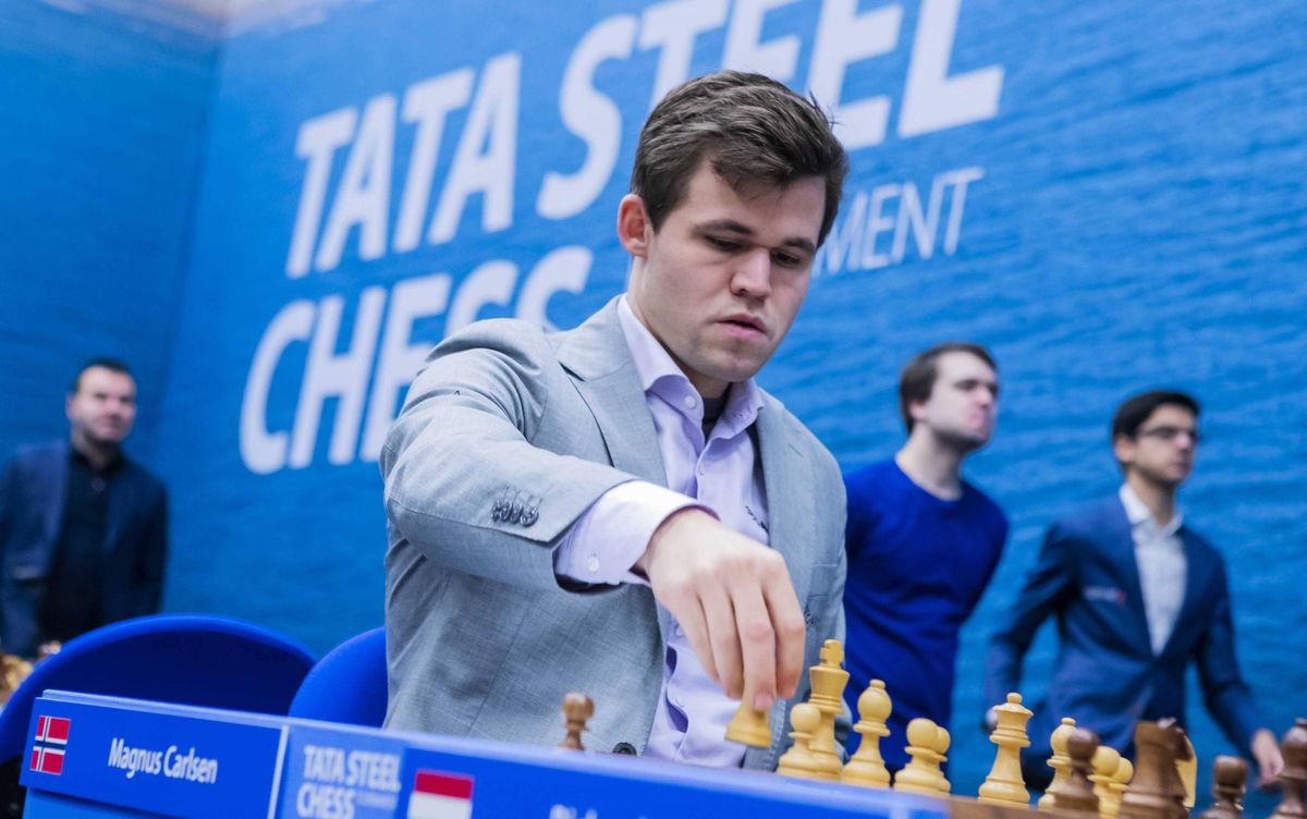 Carlsen en Anand gaan beiden aan kop tijdens schaaktoernooi in Wijk aan Zee