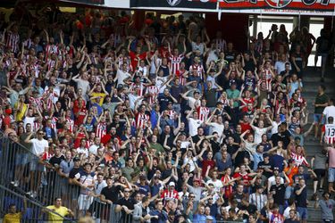 PSV-fans boycotten uitwedstrijd bij Emmen als protest tegen 'belachelijk tijdstip'