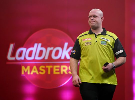 Kritiek op keuze PDC tijdens UK Open: 'Waarom Van Gerwen wél op tv en die andere wedstrijden niet?'