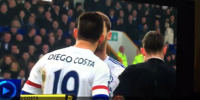 BAH! Diego Costa spuugt richting scheidsrechter in FA Cup-duel met Everton (video)
