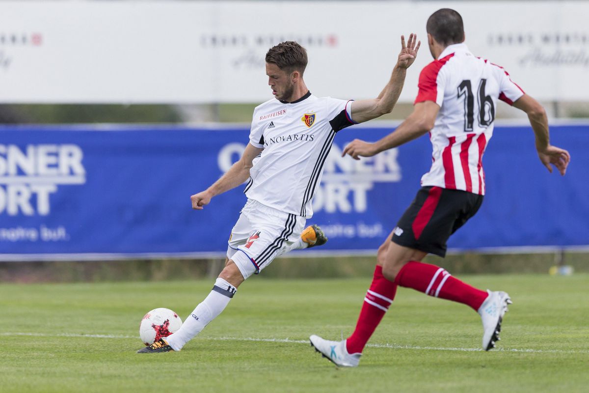 Van Wolfswinkel wint met Basel van Dost in 'penalty-pot' (video)