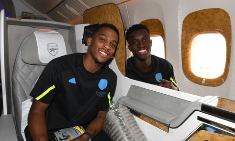 Jurriën Timber met Arsenal mee op trainingskamp naar de Verenigde Staten