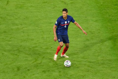 'Real Madrid geeft Varane toestemming om met Engelse topclub te praten'