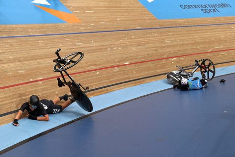 Nieuwe crash op Commonwealth Games: baanwielrenster Meenakshi overreden na val