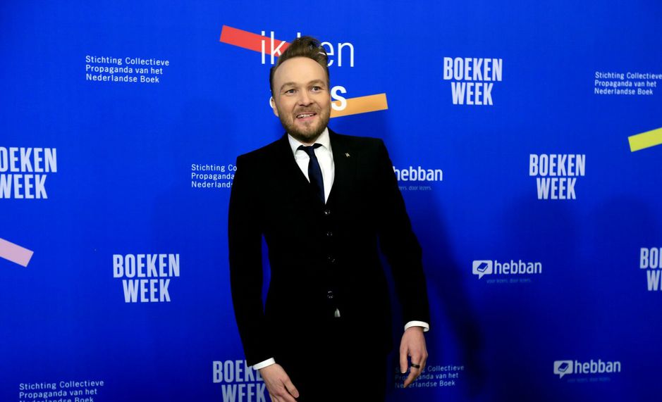 🎥| Ajax op pijnbank bij Arjen Lubach: 'Eisen dat ze Champions League-finale mogen spelen'