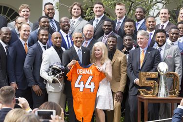 Obama eert Super Bowl-winnaar Denver Broncos