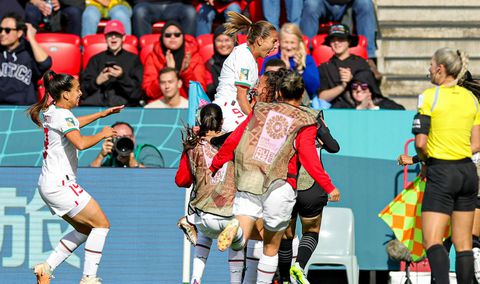 Marokkaanse vrouwen nemen met enorme stunt revanche voor dikke nederlaag op WK