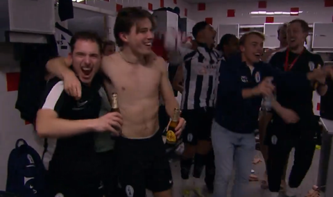 🎥| Wat een ontlading: spelers Hercules gaan compleet los in kleedkamer Galgenwaard