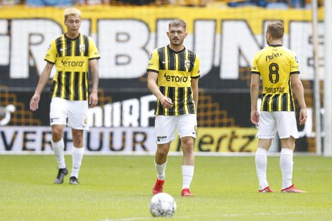 Onverstandige keuze! Vitesse spaart spelers en verliest thuis van Willem II