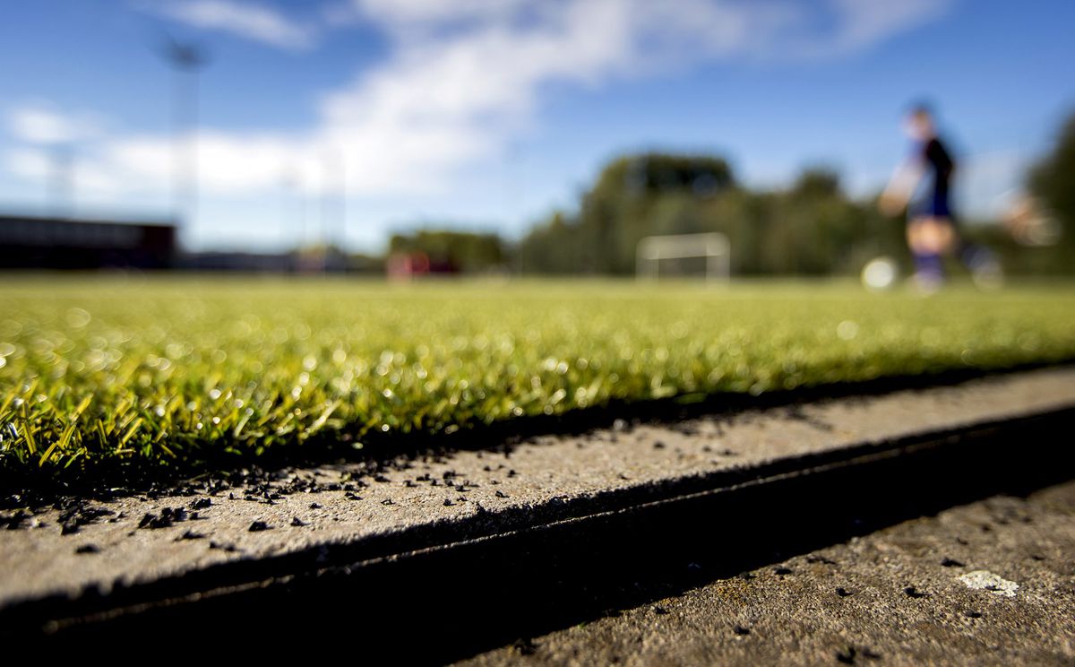 PSV, Ajax en Feyenoord wilden grof geld neerleggen om het kunstgras uit de Eredivisie te werken