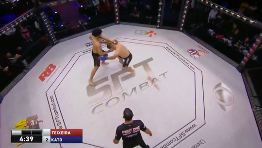 🎥 | MMA-topper Teixeira beukt opponent na 24 seconden KO met deze uppercut