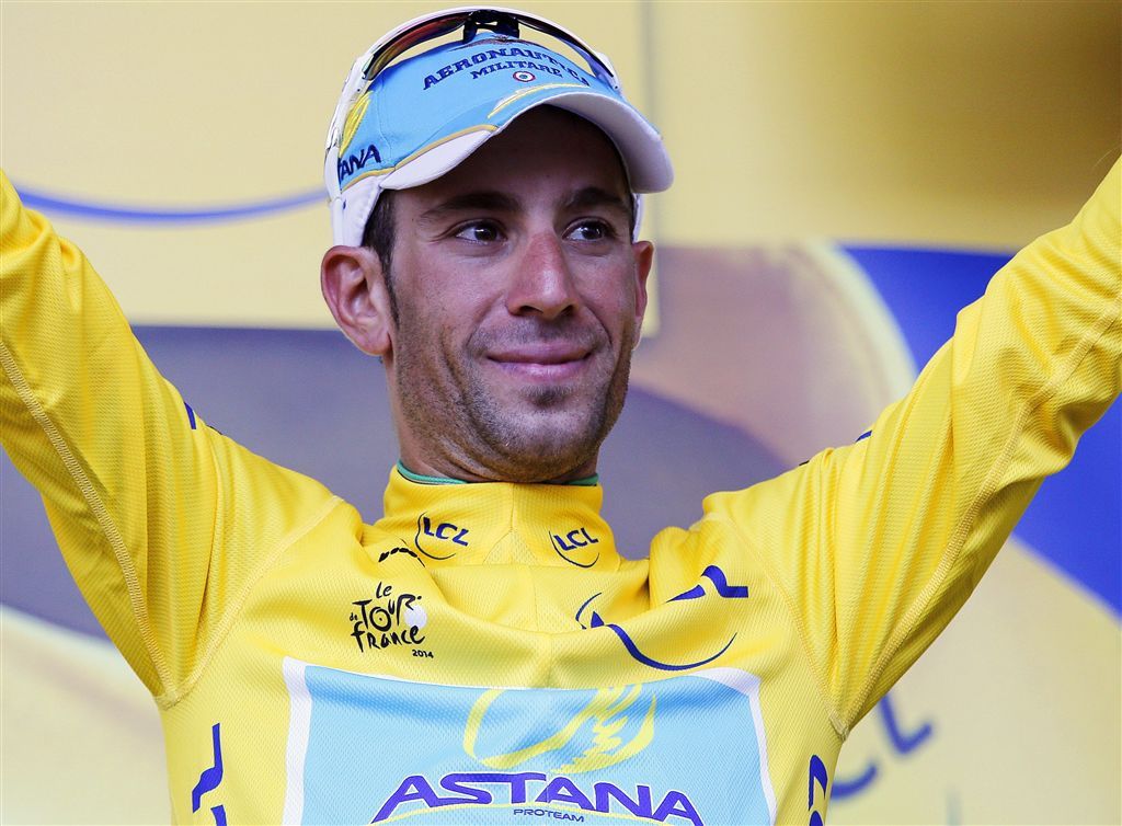 Superieure Nibali wint Alpenrit in Tour