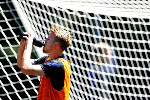 De Boer verklapt dat De Ligt speelt, maar nog niet wie hij vervangt