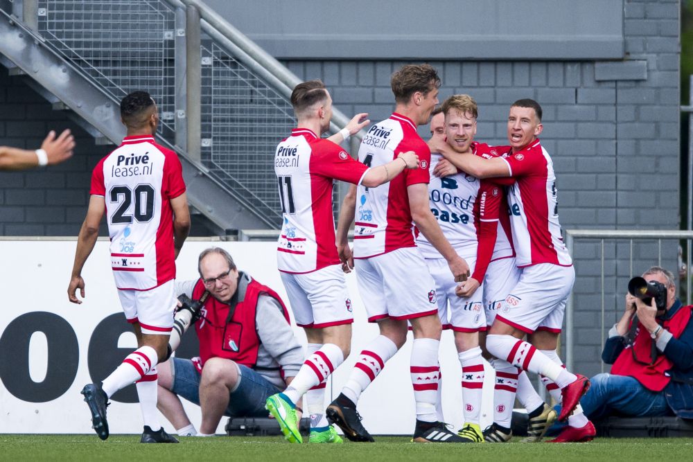 Emmen maakt gehakt van NEC in heenwedstrijd play-offs