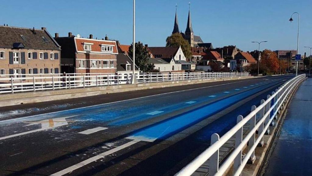 Brug in Deventer krijgt kleuren van PEC en nu is de gemeente boos