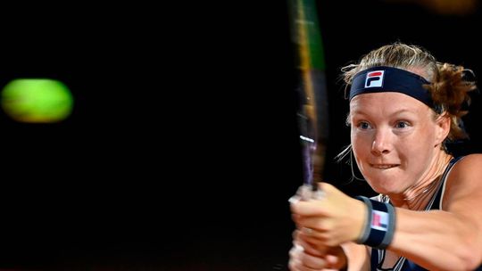 Kiki Bertens ook in 2e duel van 2021 kansloos onderuit, dit keer tegen de nummer 125 van de wereld