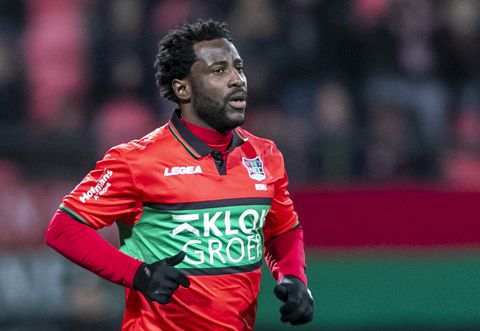 Wat jammer nou! Wilfried Bony (NEC) kan niet meedoen in derby tegen oude club Vitesse