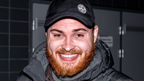 🎥😂 | Maradonnie deelt hilarische beelden met afzwaaiende Russ Bray: 'Begrijp je!'