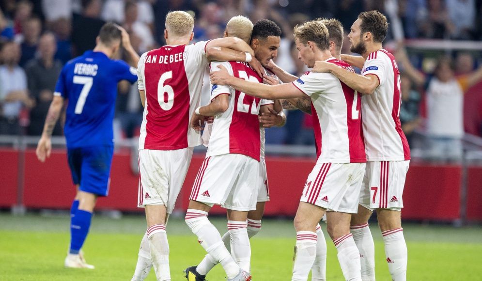 Fris Ajax dichtbij de Champions League na sterke eerste helft (video)