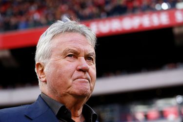 Guus Hiddink tikt Helmond Sport op de vingers na 'ernstig verwijtbare' trainerswissel: 'Onacceptabel'