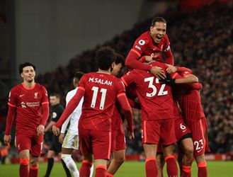 Liverpool verkleint gat met City tot 3 punten door dikke zege, Weghorst wint weer met Burnley