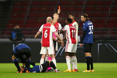 Deze noitoire kaartenuitdeler is de scheidsrechter bij Ajax tegen Benfica in de Champions League