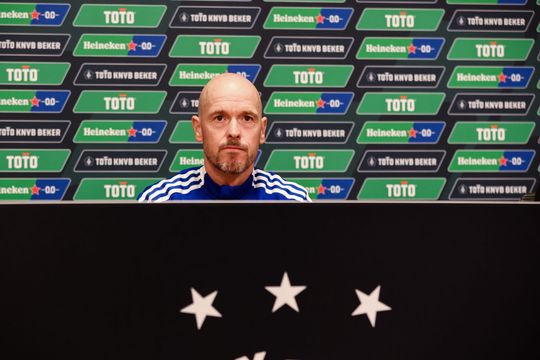 🎥 | Ajax bood Erik ten Hag een dikker, langer contract aan