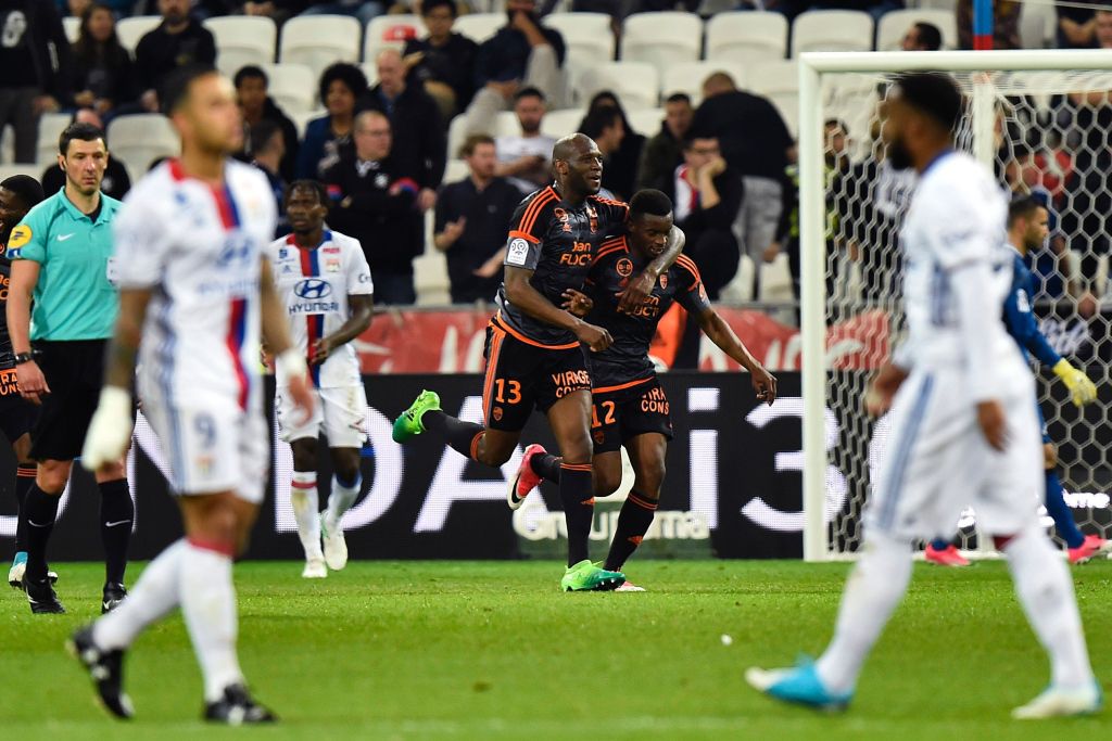 Lyon krijgt pak slaag van degradatiekandidaat Lorient