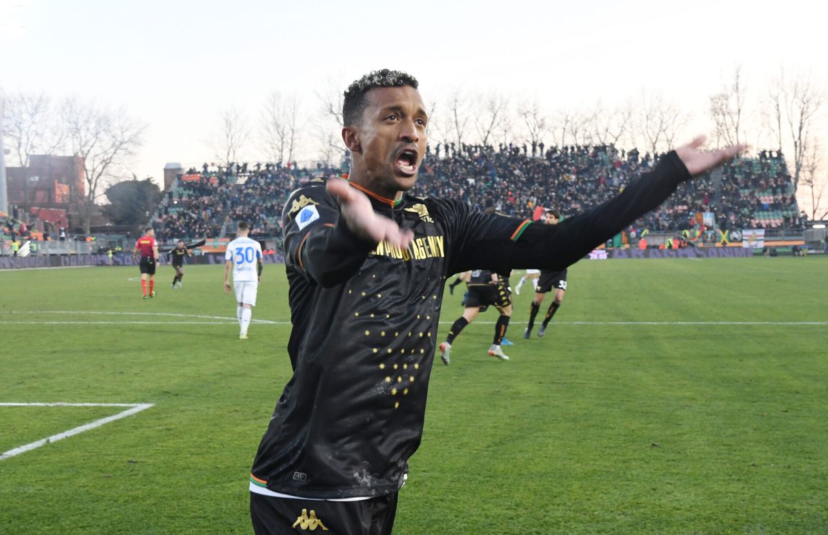 Nani levert 2 minuten na zijn debuut voor Venezia een assist af