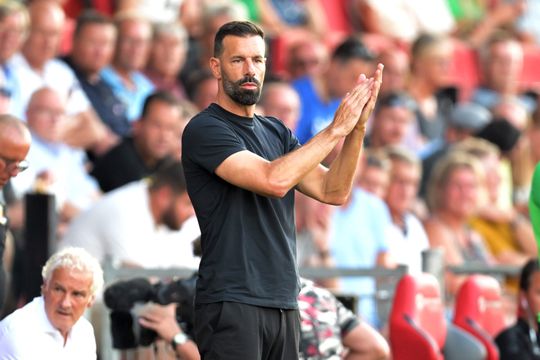 Dit zijn de opstellingen van Rangers en PSV voor play-offs Champions League