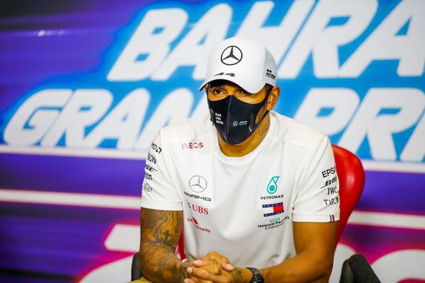 Lewis Hamilton heeft corona: geen race voor de wereldkampioen komend weekend