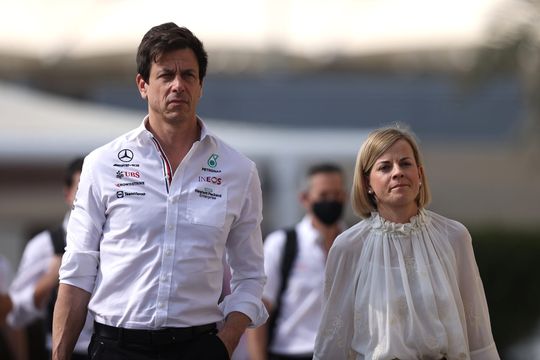 Toto Wolffs vrouw Susie Wolff over slotrace: 'Ik voel me ziek, kan het nog steeds niet geloven'