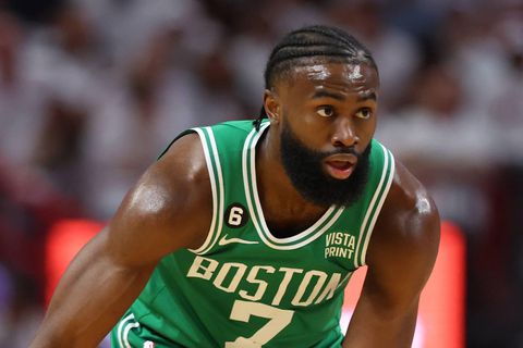 Bizar! Jaylen Brown wordt bestbetaalde basketballer ooit in NBA