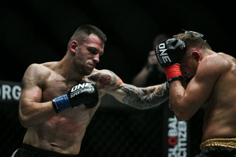 Sergej Maslobojev pikt technische knock-out tegen Abena niet bij GLORY 83