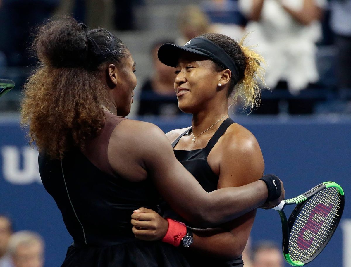 Voor het eerst sinds die veelbesproken US Open-finale tennissen Serena en Osaka weer tegen elkaar (video's)