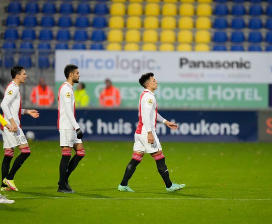 Ajax kan in bekerfinale tegen PSV beschikken over Noussair Mazraoui en Lisandro Martínez