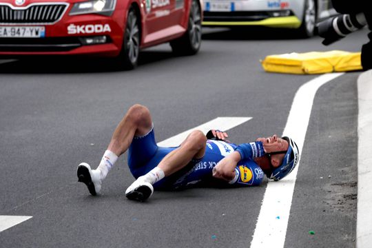 Benoot en Keisse voorlopig niet op de fiets na pech in Parijs-Roubaix