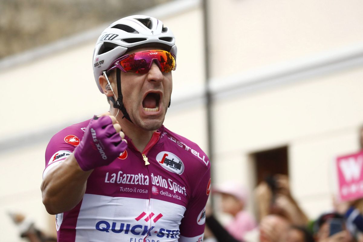 Viviani wint 17e etappe Giro d'Italia, klassement blijft onveranderd