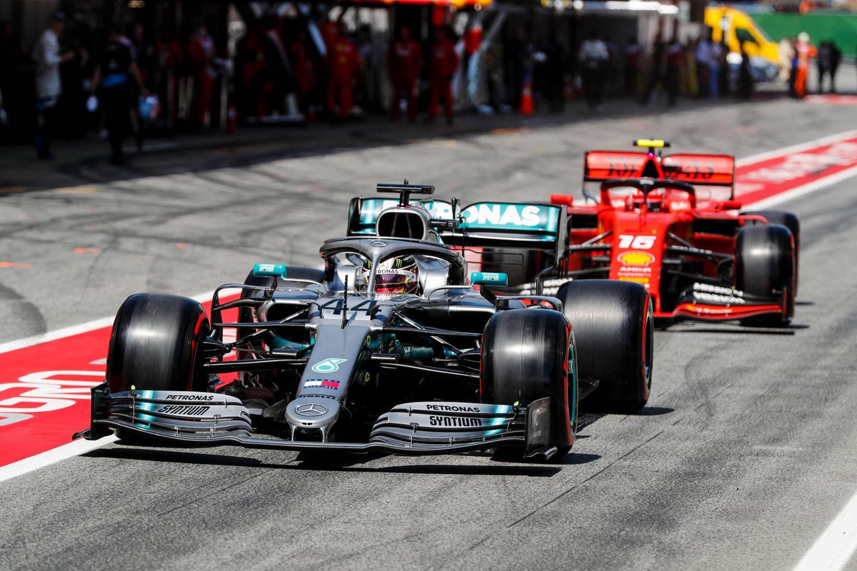 Hamilton en Mercedes hebben al gesprekken gevoerd over mogelijke Ferrari-overstap