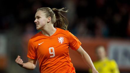 Miedema meldt zich met pijntjes aan de rug af bij Oranje