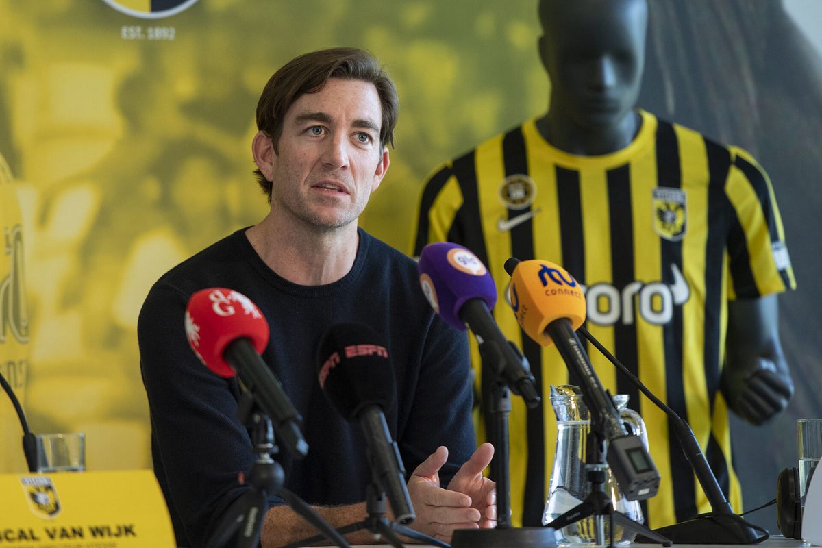 'Onderzoek naar nieuwe eigenaar Vitesse is af: streep door overname kan club in gevaar brengen'