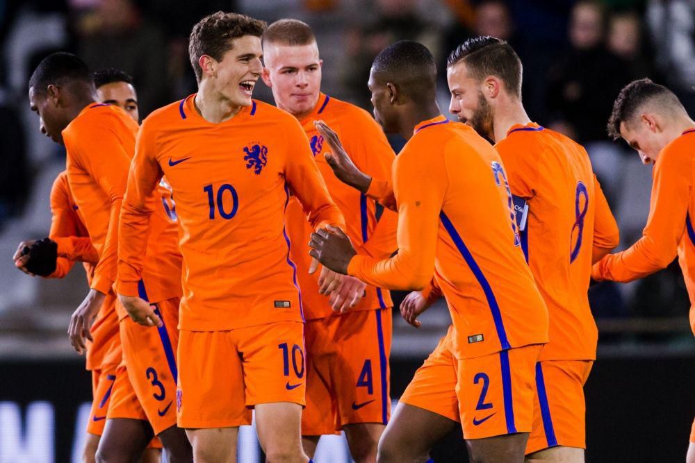 Jong Oranje oefent in Doetinchem tegen Jong België