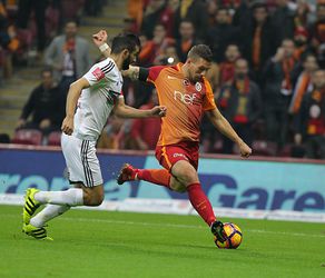 'Podolski verruilt Galatasaray voor Japans avontuur'