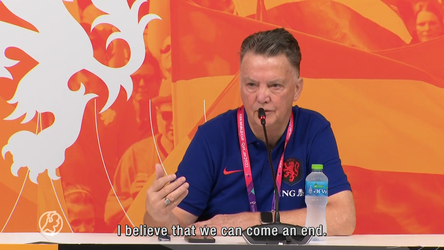 🎥​ | Engelse taalcoach geniet van steenkolenengels van Louis van Gaal