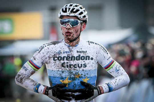 Van der Poel herpakt zich in Hoogstraten na mislopen WK-titel